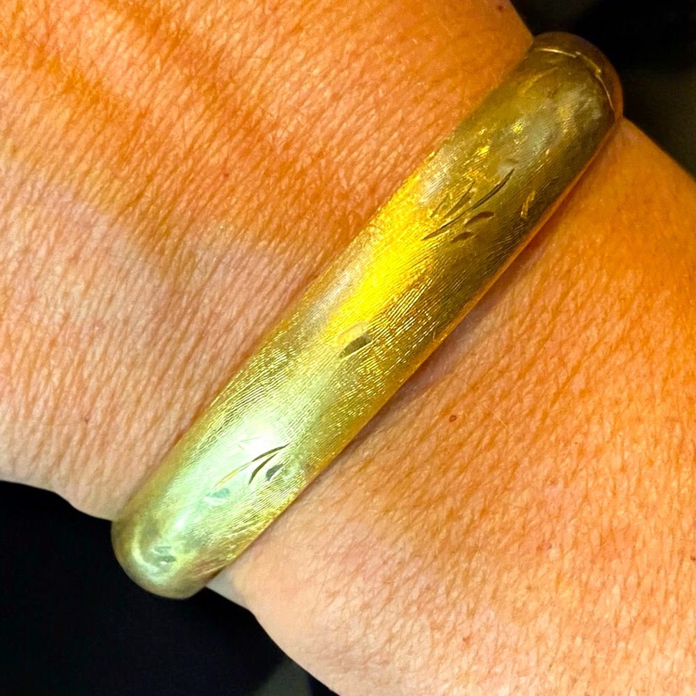 Vintage Estate 18K 750 Yellow Gold 11mm Wide Bangle Bracelet BEAUTIFUL!